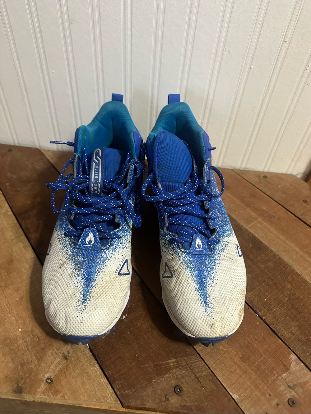 Under Armour White and Blue Kids Sneakers with Gradient Speckle